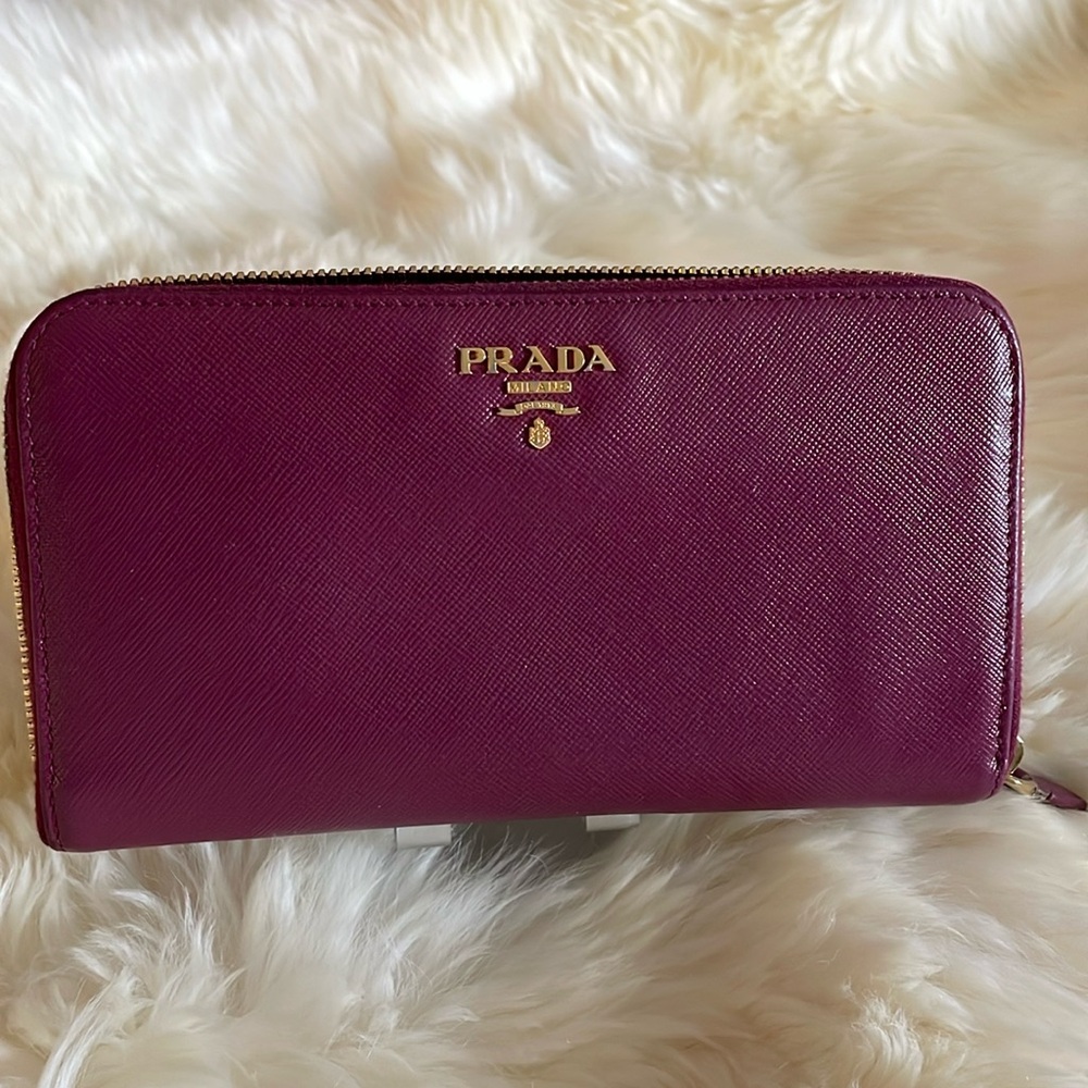 Authentic Prada Zip around wallet, excellent condition